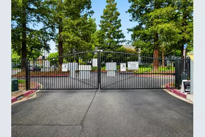 306 Shadow Run Dr, San Jose, CA 95110 - Photo 43