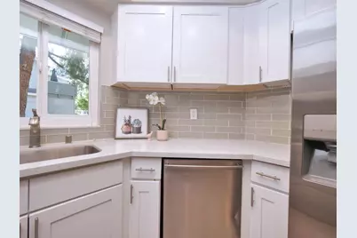306 Shadow Run Dr, San Jose, CA 95110 - Photo 13