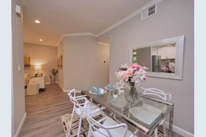 306 Shadow Run Dr, San Jose, CA 95110 - Photo 9