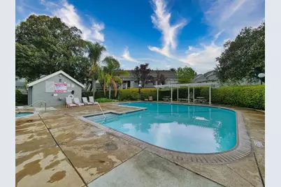 306 Shadow Run Dr, San Jose, CA 95110 - Photo 47