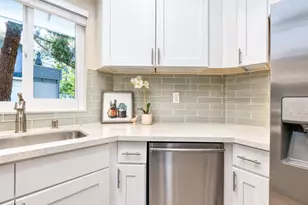 306 Shadow Run Dr, San Jose, CA 95110 - Photo 13