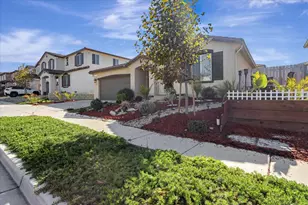 2051 Rosewood Dr, Hollister, CA 95023 - Photo 3