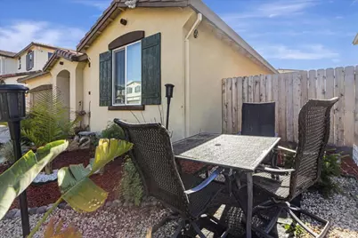 2051 Rosewood Dr, Hollister, CA 95023 - Photo 5