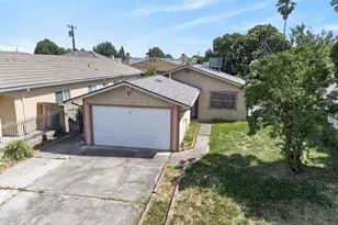 7952 39th Ave, Sacramento, CA 95824 - Photo 1