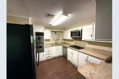 144 Quail Holw 144, San Jose, CA 95128 - Photo 3