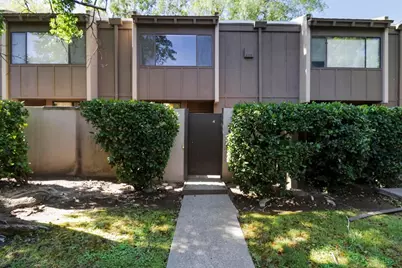 701 Woodside Ln 4, Sacramento, CA 95825 - Photo 3