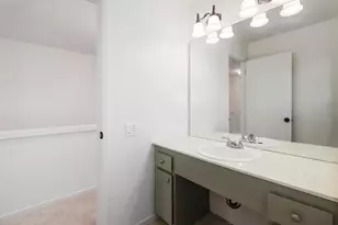 701 Woodside Ln 4, Sacramento, CA 95825 - Photo 15