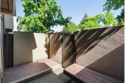 701 Woodside Ln 4, Sacramento, CA 95825 - Photo 5