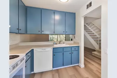 701 Woodside Ln 4, Sacramento, CA 95825 - Photo 5