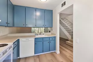 701 Woodside Ln 4, Sacramento, CA 95825 - Photo 5
