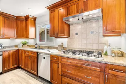1055 View Way, Pacifica, CA 94044 - Photo 17