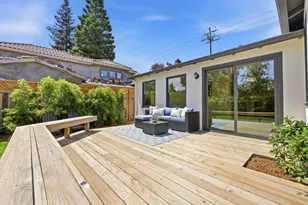 2351 Louis Rd, Palo Alto, CA 94303 - Photo 39