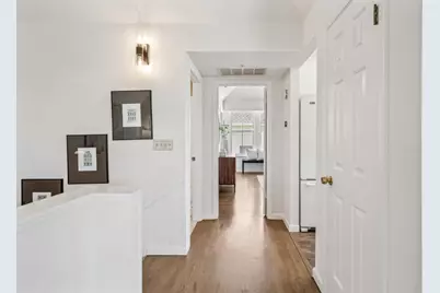 1051 Helm Ln, Foster City, CA 94404 - Photo 21