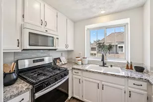 1051 Helm Ln, Foster City, CA 94404 - Photo 19