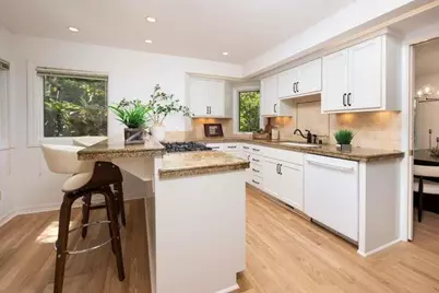 743 Orange Ave, San Carlos, CA 94070 - Photo 9