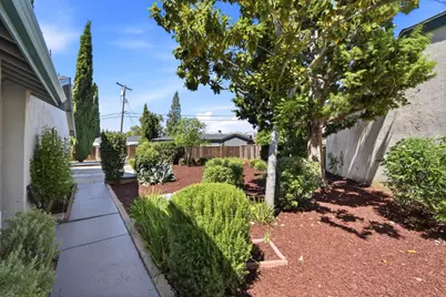 2181 Laddie Ct, San Jose, CA 95121 - Photo 3