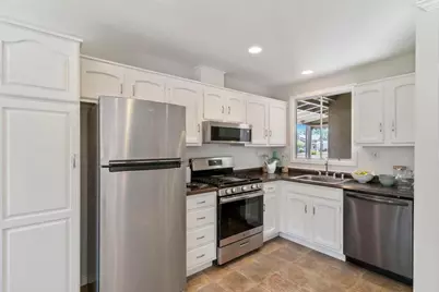 2766 Massachusetts Ave, Redwood City, CA 94061 - Photo 7