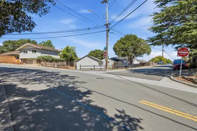 2124 Forest Ave, Belmont, CA 94002 - Photo 41