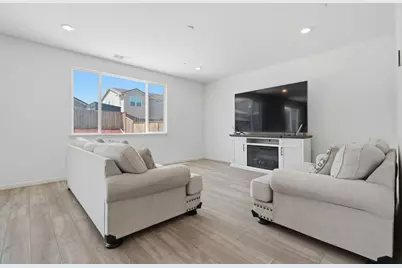 2091 Mint Dr, Hollister, CA 95023 - Photo 7