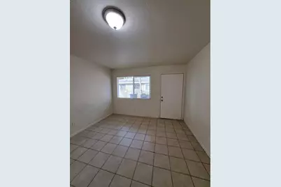 2221 S Poppy Ave, Fresno, CA 93706 - Photo 9