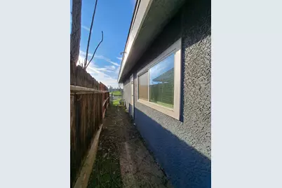 2221 S Poppy Ave, Fresno, CA 93706 - Photo 3