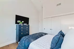 16 Hillview Ave, Redwood City, CA 94062 - Photo 15