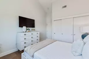 16 Hillview Ave, Redwood City, CA 94062 - Photo 17