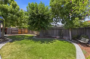 5897 Erskine Ct, San Jose, CA 95123 - Photo 33
