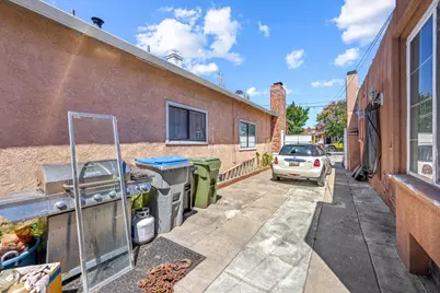 124 E Humboldt St, San Jose, CA 95112 - Photo 25