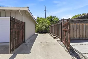 3311 Beacon Ln, San Jose, CA 95118 - Photo 31