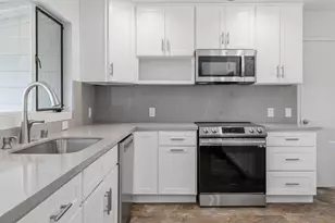 1445 Highland View Ct, Los Altos, CA 94024 - Photo 3