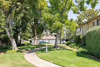 1052 Delna Manor Ln 1052, San Jose, CA 95128 - Photo 39