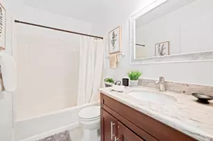 1052 Delna Manor Ln 1052, San Jose, CA 95128 - Photo 27