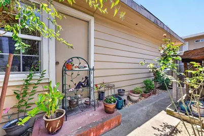 55 Hill Ave, Watsonville, CA 95076 - Photo 23