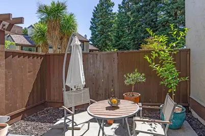1525 Tyler Park Way, Mountain View, CA 94040 - Photo 9