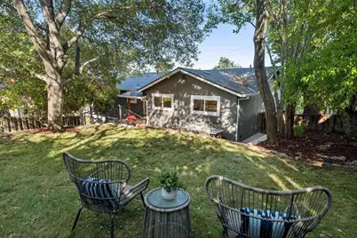 611 Hillcrest Dr, Redwood City, CA 94062 - Photo 43