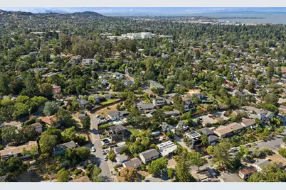 611 Hillcrest Dr, Redwood City, CA 94062 - Photo 45