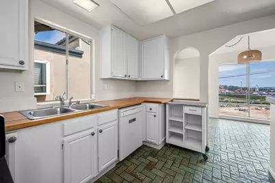 241 Turf View Dr, Solana Beach, CA 92075 - Photo 9