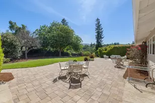 27133 Adonna Ct, Los Altos Hills, CA 94022 - Photo 29