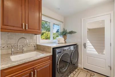 27133 Adonna Ct, Los Altos Hills, CA 94022 - Photo 21