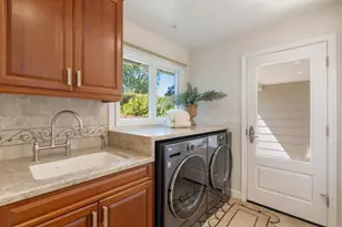 27133 Adonna Ct, Los Altos Hills, CA 94022 - Photo 19