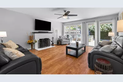3294 Lindenoaks Dr, San Jose, CA 95117 - Photo 17