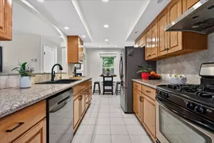334 Pennsylvania Ave, Santa Cruz, CA 95062 - Photo 11