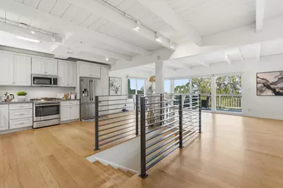 2323 Mastlands Dr, Oakland, CA 94611 - Photo 9