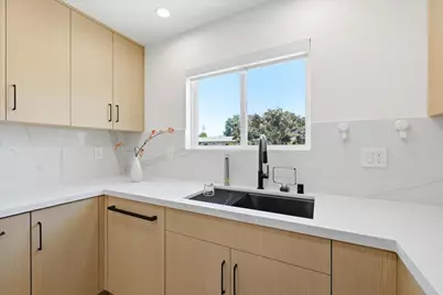 2273 Stratford Dr, San Jose, CA 95124 - Photo 17