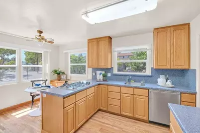 320 Hobart Ave, San Mateo, CA 94402 - Photo 9