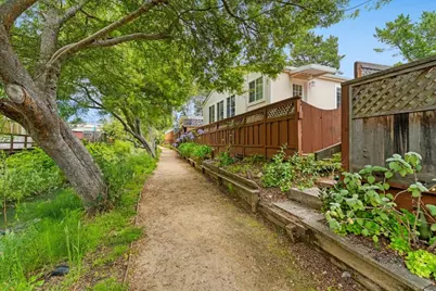 300 Plum St 30, Capitola, CA 95010 - Photo 25