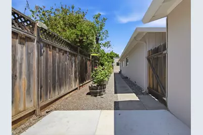 1479 Holt Ave, Los Altos, CA 94024 - Photo 37
