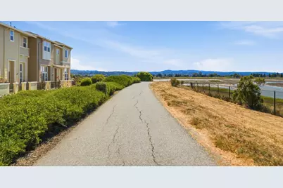 37 Bremerton Cir, Redwood City, CA 94065 - Photo 39