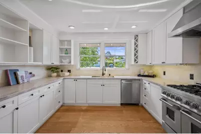 2550 Hayward Dr, Burlingame, CA 94010 - Photo 17